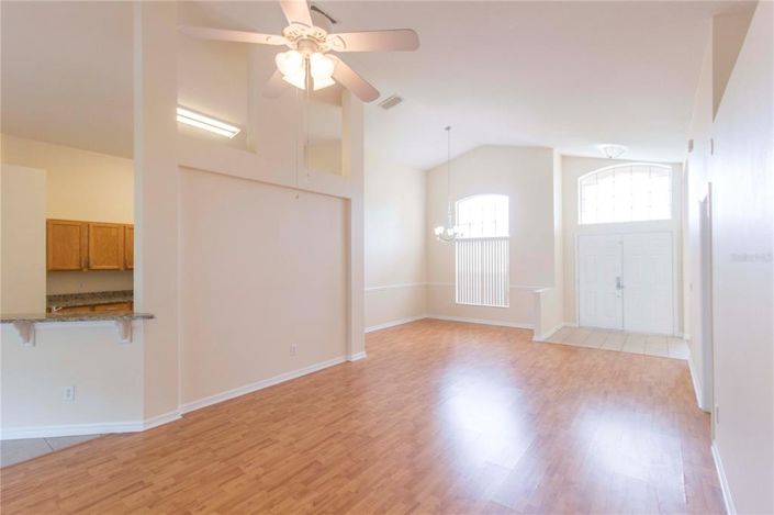 Image No.15-4 Bed House for sale