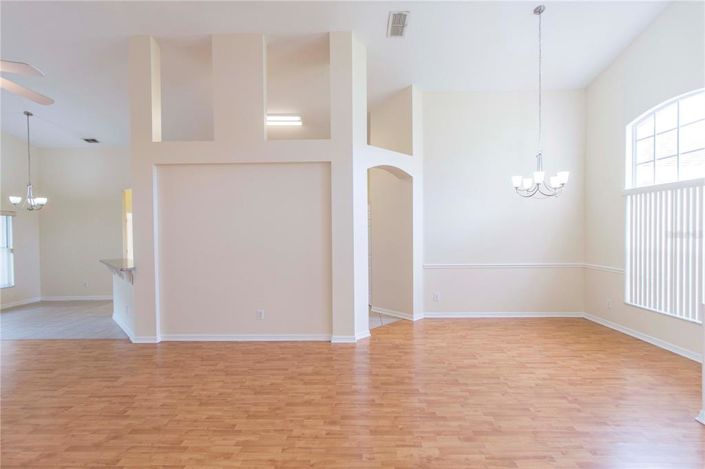 Image No.16-4 Bed House for sale