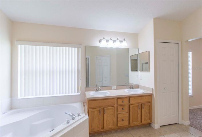 Image No.36-4 Bed House for sale