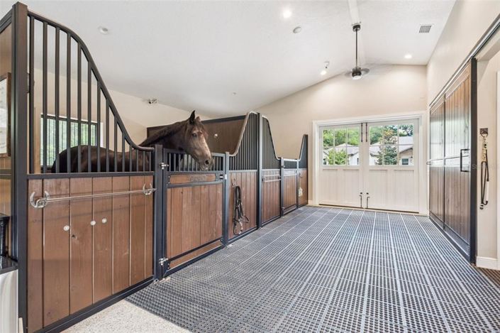 Image No.40-5 Bed House for sale