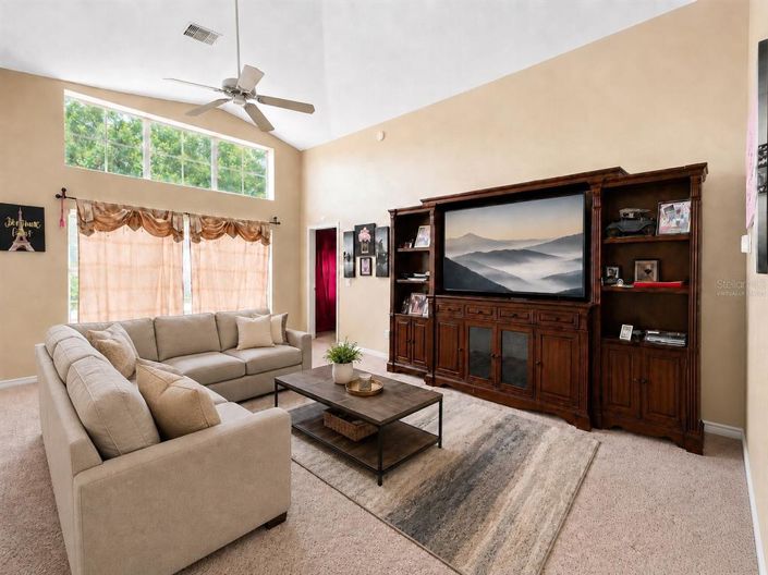Image No.2-4 Bed House for sale