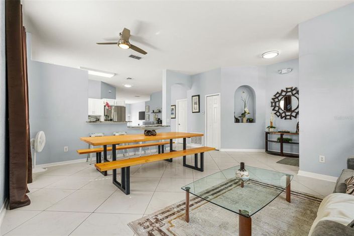 Image No.12-4 Bed House for sale