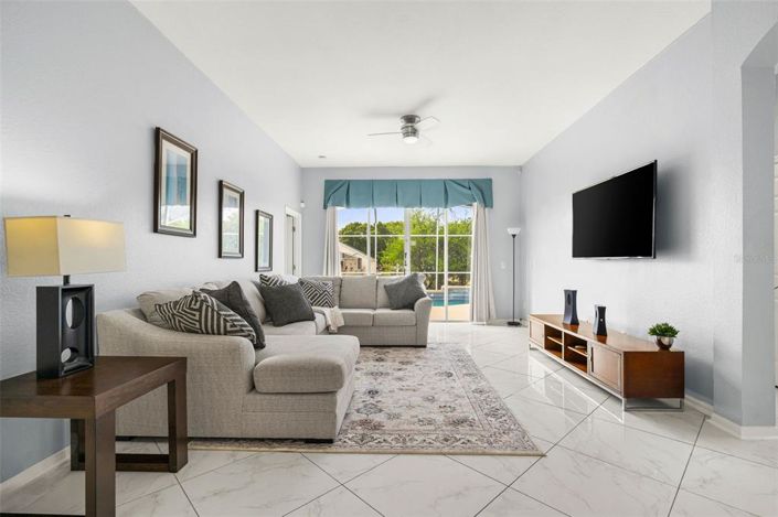 Image No.14-4 Bed House for sale