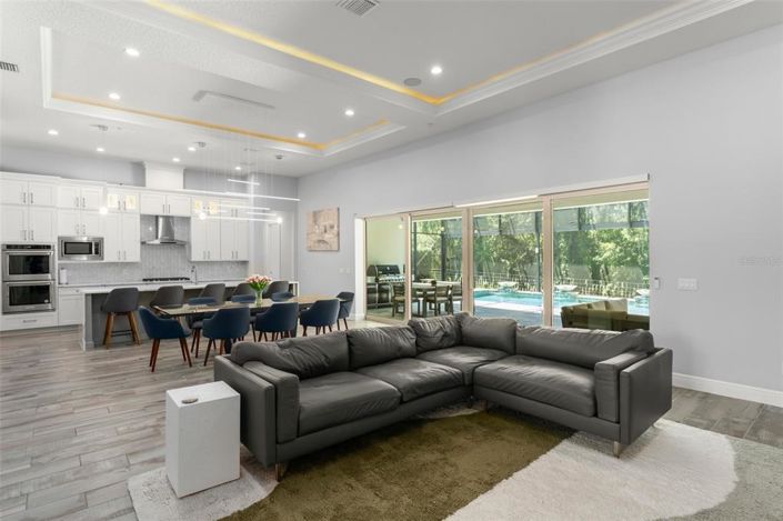 Image No.3-4 Bed House for sale