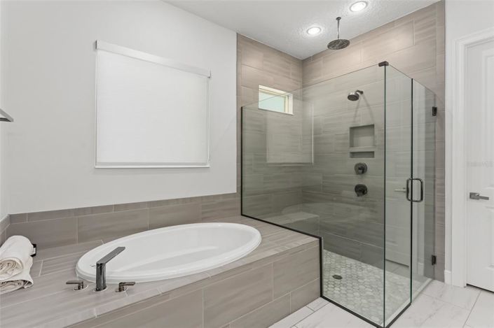 Image No.30-4 Bed House for sale