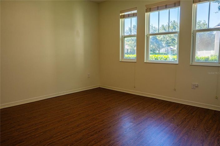Image No.10-5 Bed House for sale