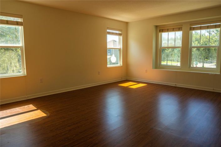 Image No.13-5 Bed House for sale