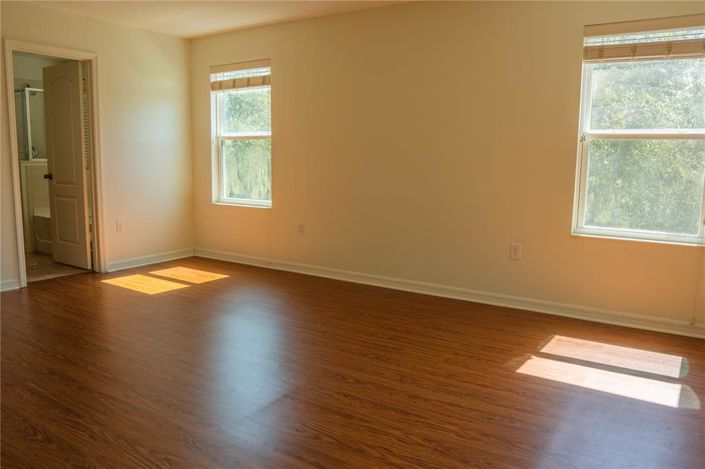 Image No.15-5 Bed House for sale