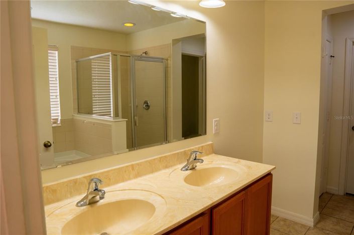 Image No.16-5 Bed House for sale