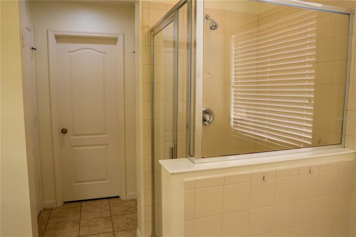 Image No.18-5 Bed House for sale