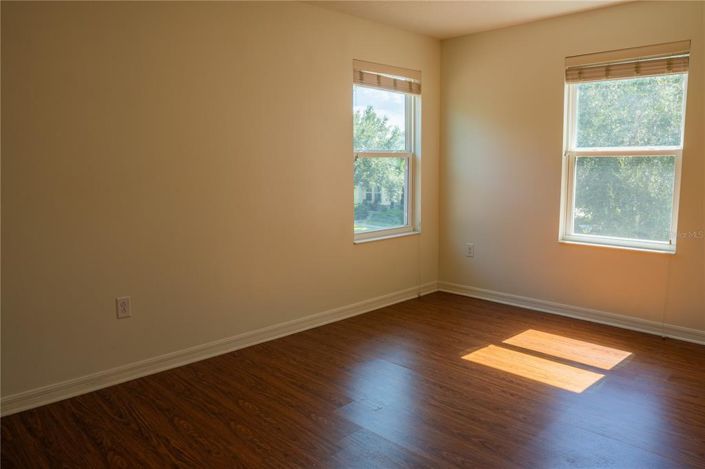 Image No.26-5 Bed House for sale