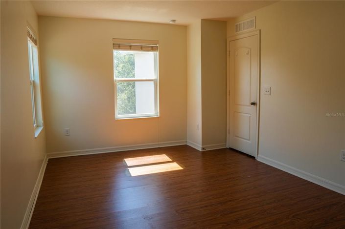Image No.27-5 Bed House for sale