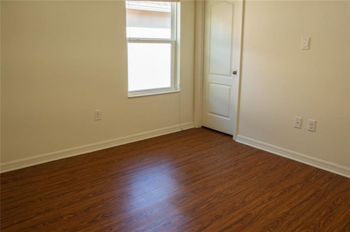 Image No.29-5 Bed House for sale