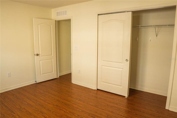 Image No.33-5 Bed House for sale