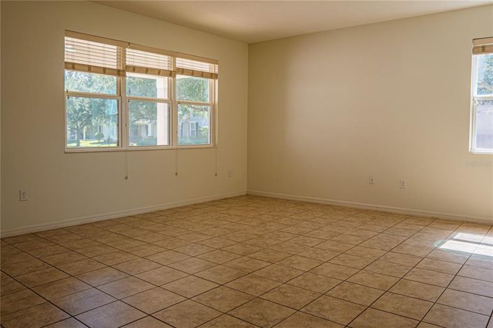 Image No.6-5 Bed House for sale