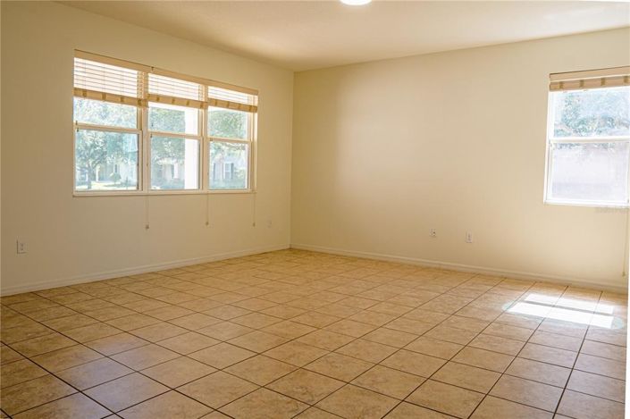 Image No.8-5 Bed House for sale