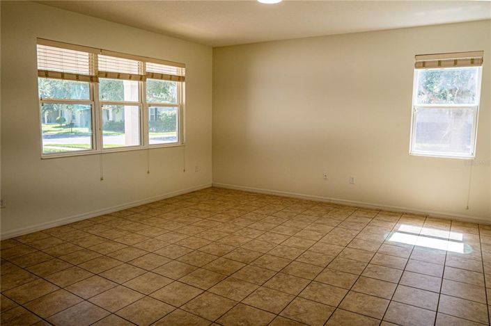 Image No.9-5 Bed House for sale