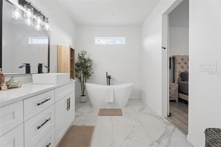 Image No.37-4 Bed House for sale