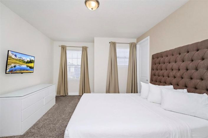 Image No.18-6 Bed House for sale