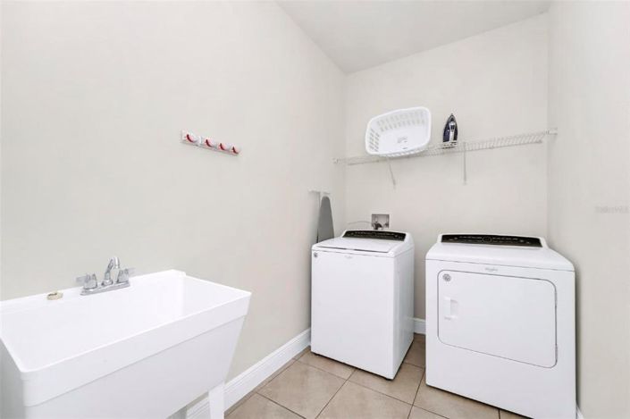 Image No.26-6 Bed House for sale
