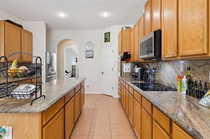 Image No.10-6 Bed House for sale