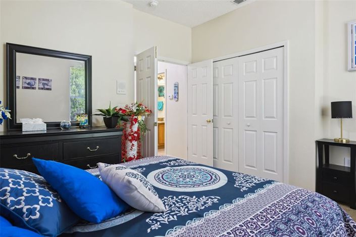 Image No.19-6 Bed House for sale