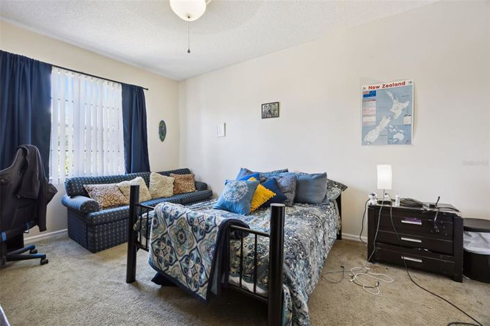 Image No.27-6 Bed House for sale