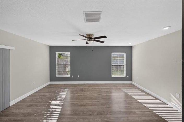Image No.11-4 Bed House for sale