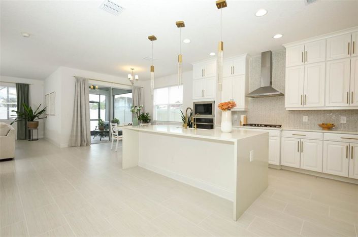 Image No.17-5 Bed House for sale