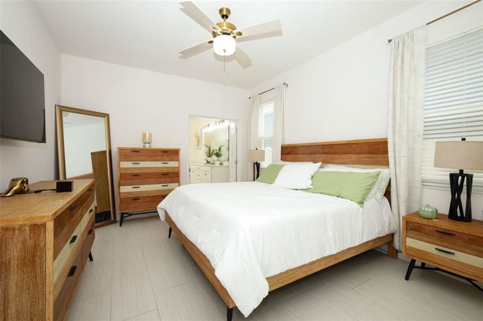 Image No.24-5 Bed House for sale
