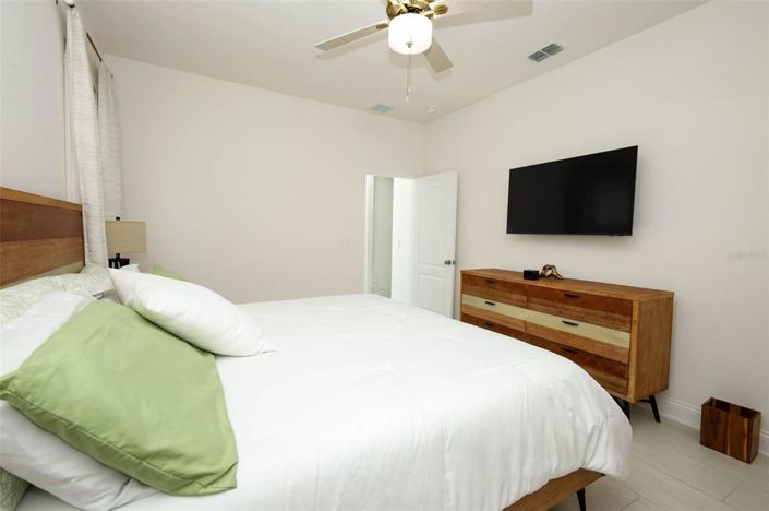 Image No.27-5 Bed House for sale