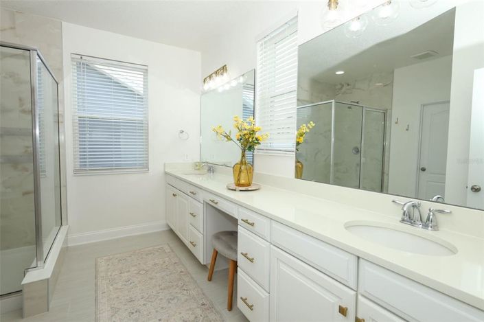 Image No.44-5 Bed House for sale