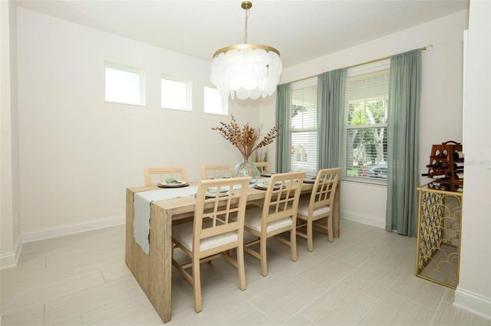 Image No.7-5 Bed House for sale
