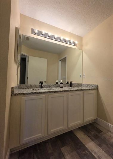 Image No.24-4 Bed House for sale