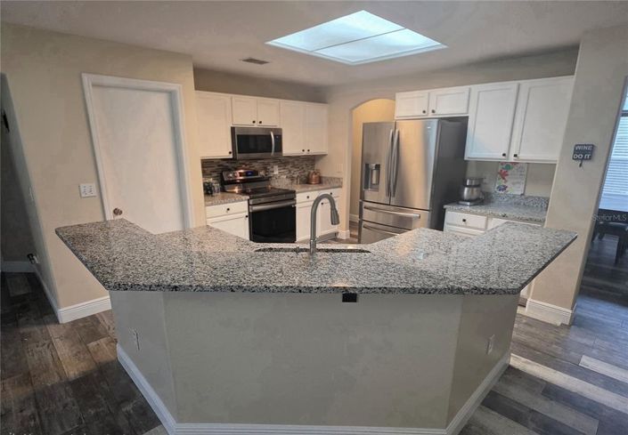 Image No.6-4 Bed House for sale