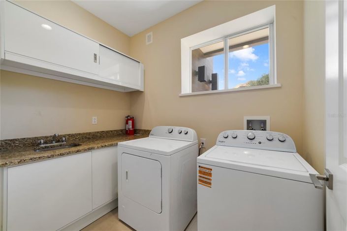Image No.30-3 Bed Townhouse for sale