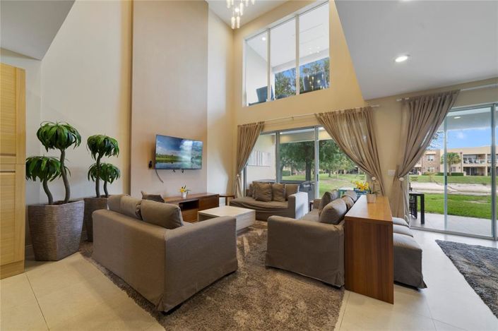 Image No.7-3 Bed Townhouse for sale