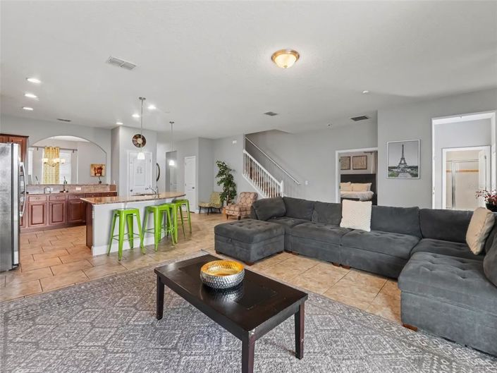 Image No.3-5 Bed House for sale
