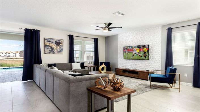 Image No.8-8 Bed House for sale