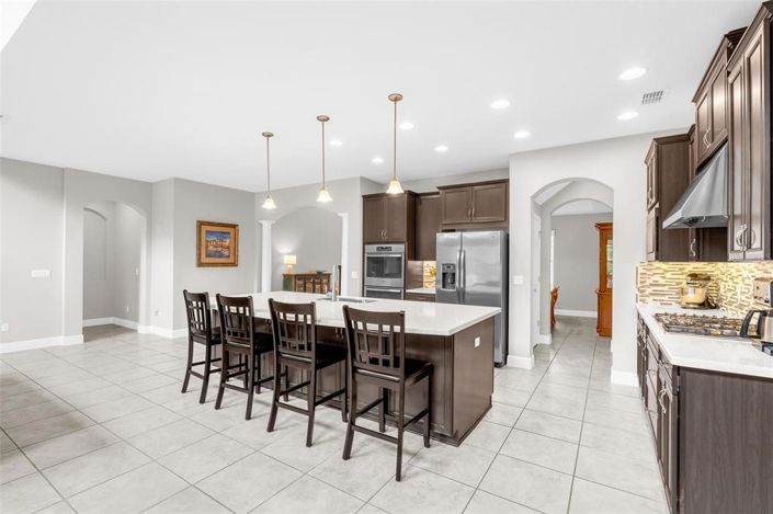 Image No.5-6 Bed House for sale