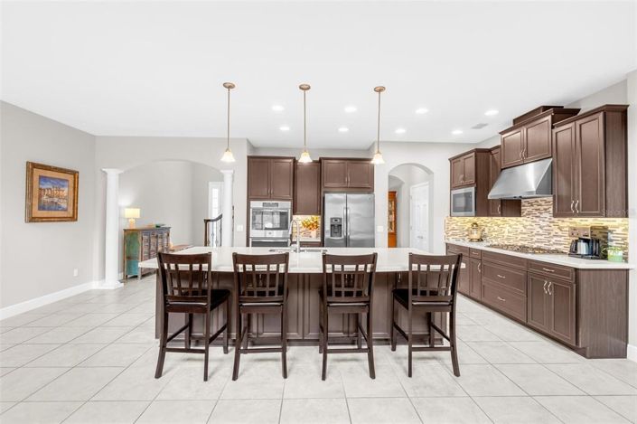 Image No.6-6 Bed House for sale