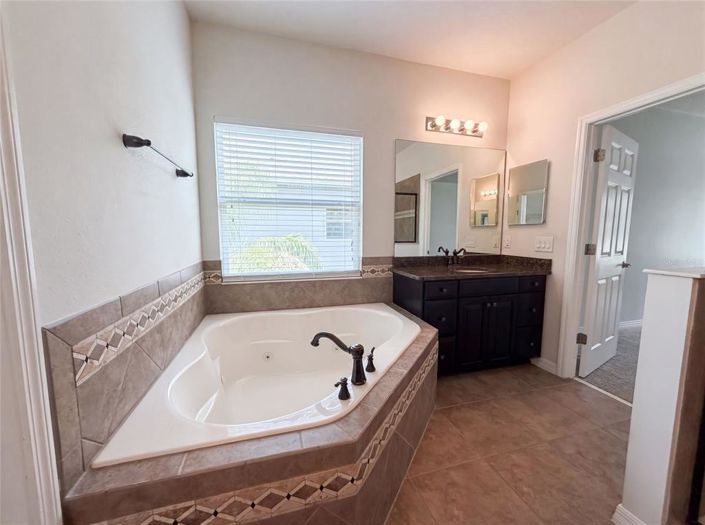 Image No.30-5 Bed House for sale