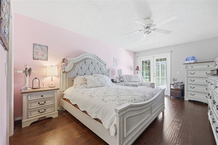 Image No.21-4 Bed House for sale