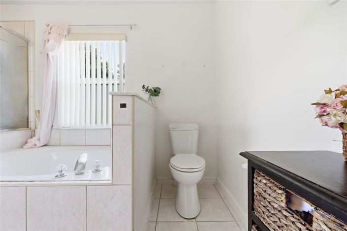 Image No.26-4 Bed House for sale