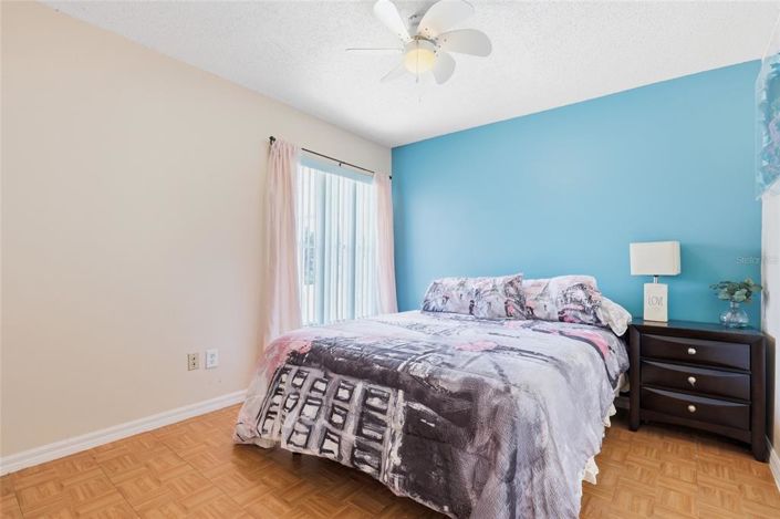Image No.27-4 Bed House for sale