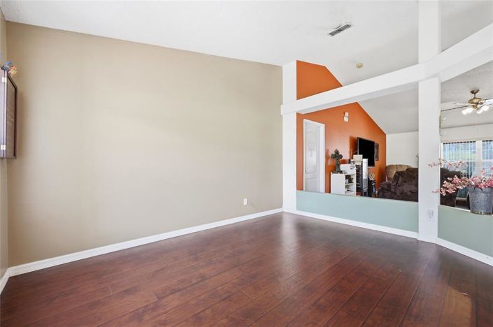 Image No.9-4 Bed House for sale