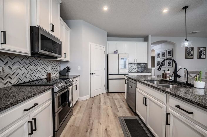 Image No.3-4 Bed House for sale