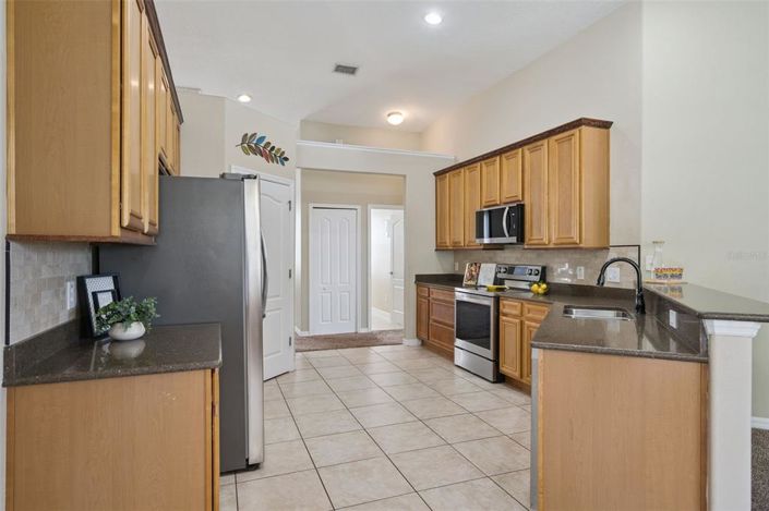Image No.7-5 Bed House for sale
