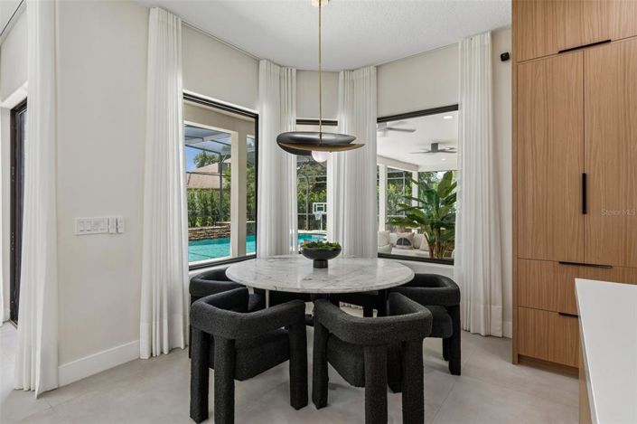 Image No.19-4 Bed House for sale
