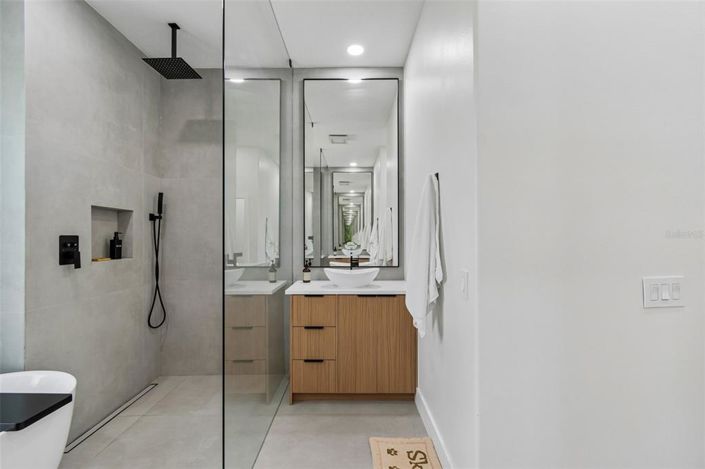 Image No.56-4 Bed House for sale
